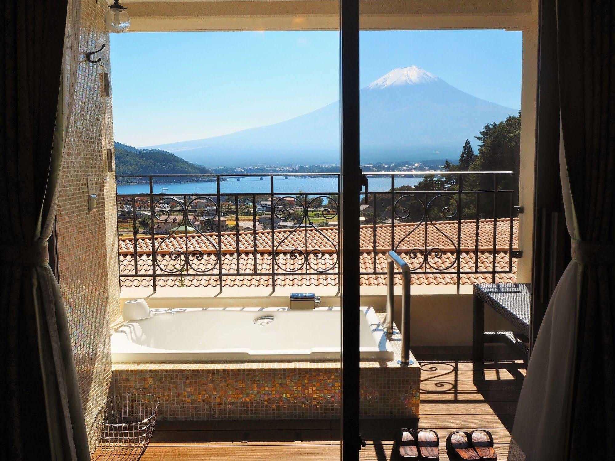 ホテル La Vista 富士河口湖 エクステリア 写真